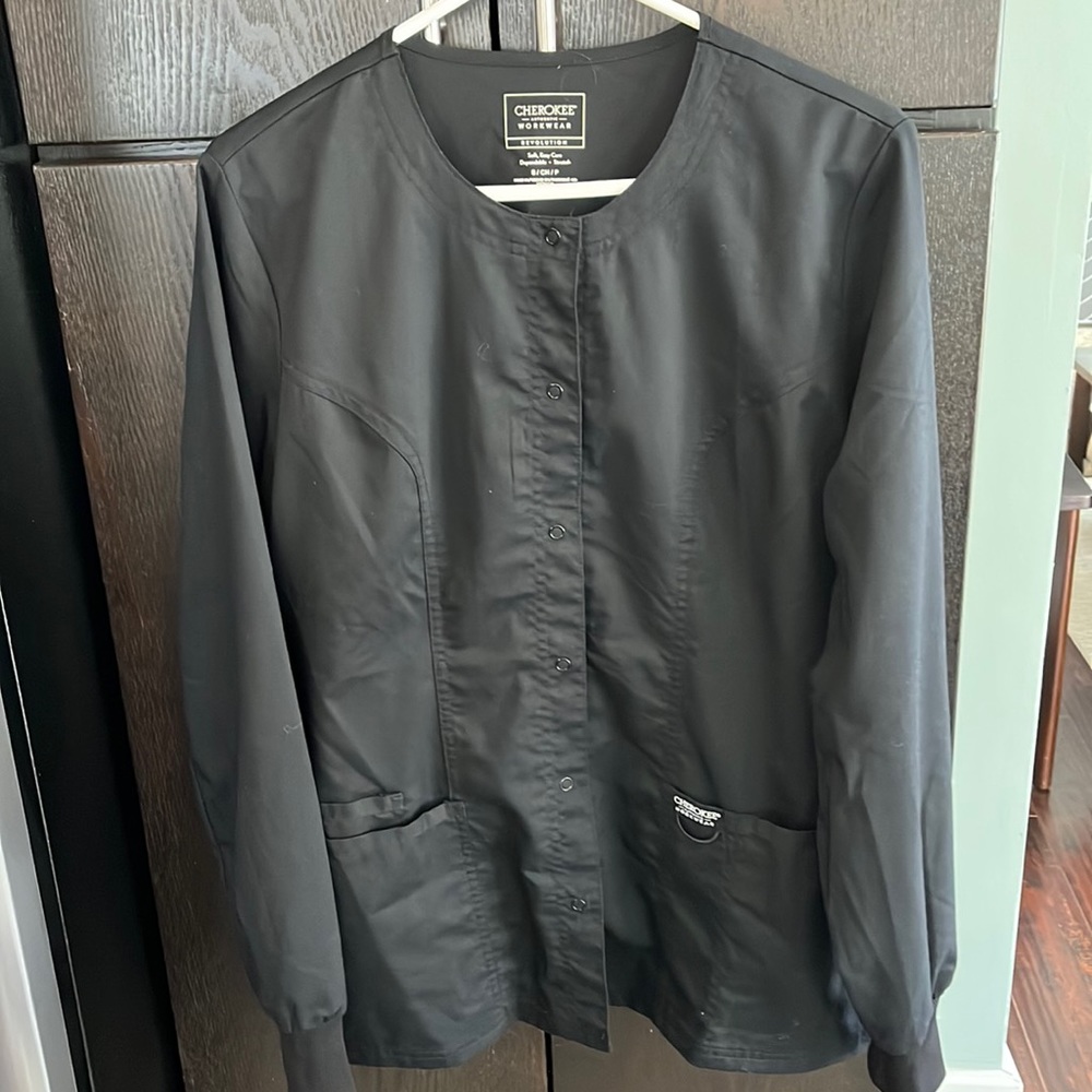 EUC Cherokee workwear women’s scrub jacket. Size small.